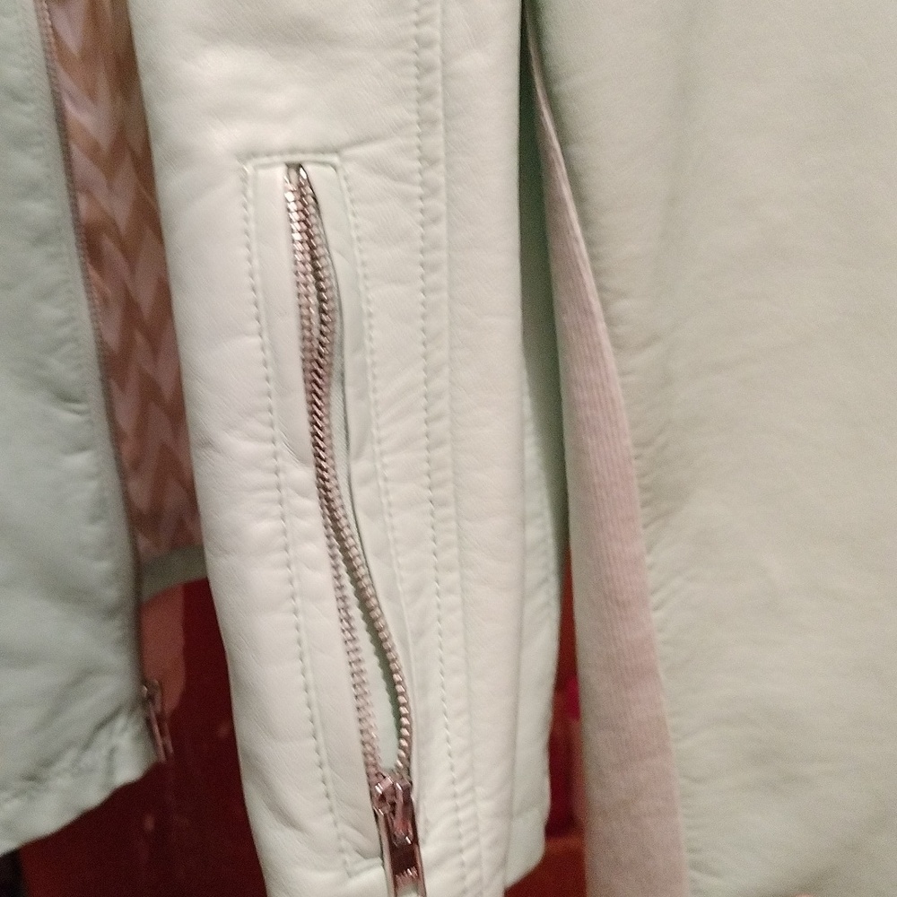 MINT COLORED NEW NEVER EVER WORN SZ.XXL FITS LIKE LARGE.